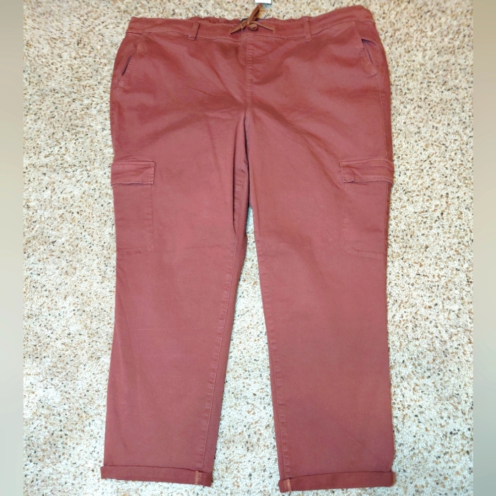 NWT Torrid Weekend Straight Cargo Pants – Brown – Size 4